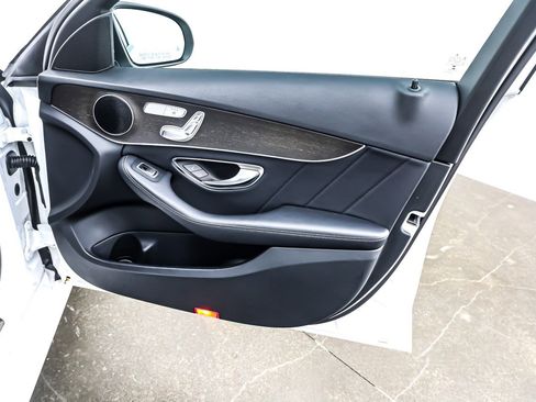 Used 2020 Mercedes-Benz C 300 Sedan image 24