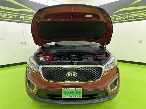 Used 2016 Kia Sorento LX AWD/4WD image 4