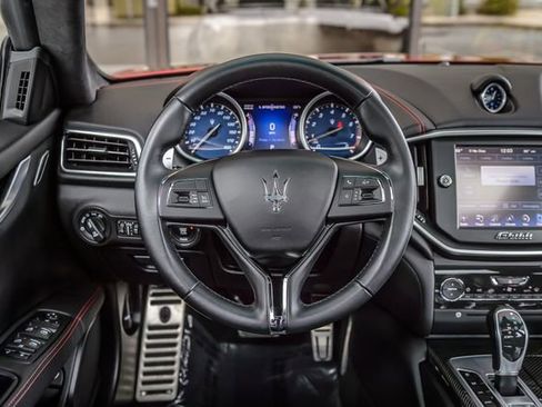 Used 2015 Maserati Ghibli RWD image 28