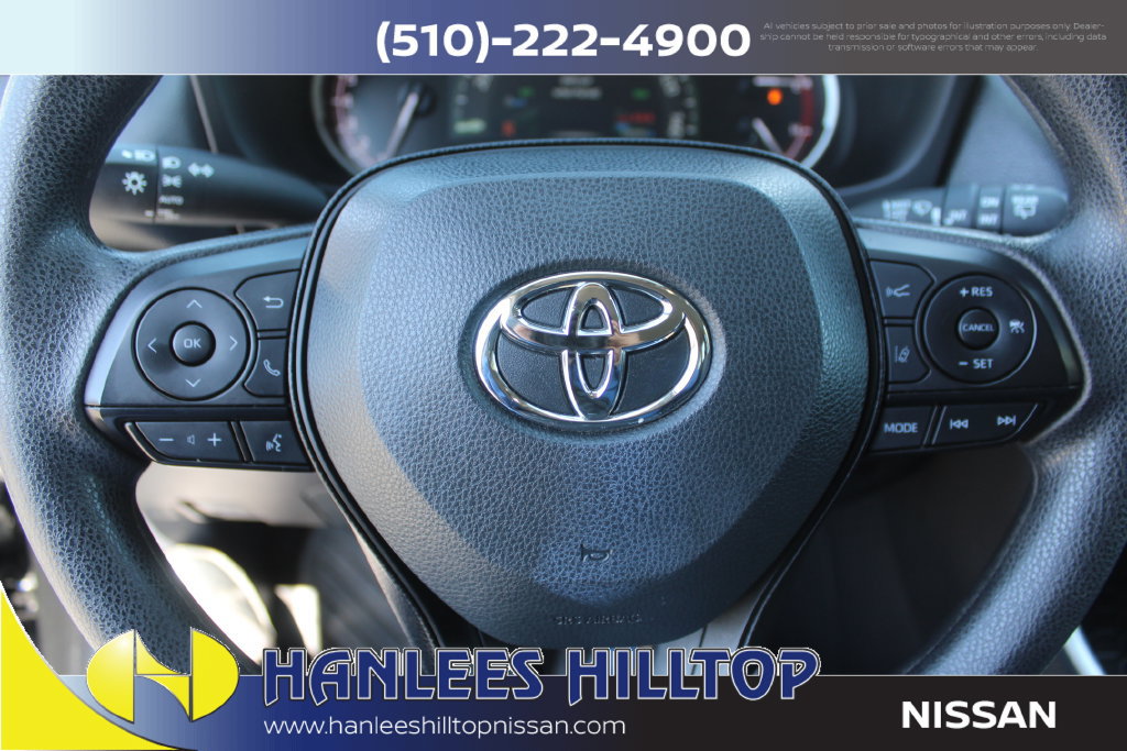 Used 2025 Toyota RAV4 XLE FWD image 25
