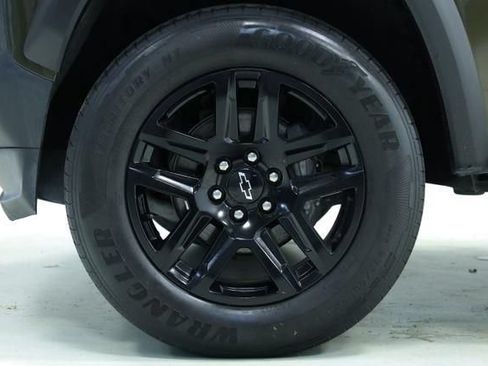 Used 2025 Chevrolet Colorado Trail Boss AWD/4WD image 9
