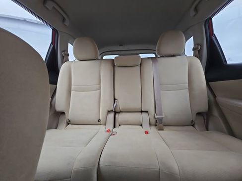 Used 2015 Nissan Rogue S image 23