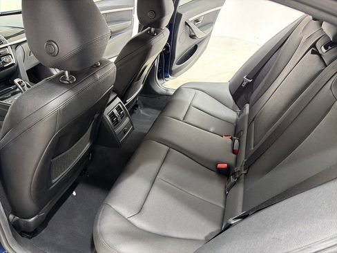 Used 2018 BMW 330i xDrive Sedan w/ Convenience Package image 21