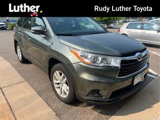 Used 2015 Toyota Highlander LE image 1