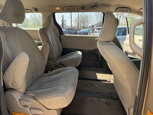 Used 2011 Toyota Sienna CE image 10