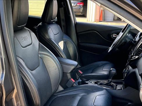 Used 2020 Jeep Cherokee Limited image 8