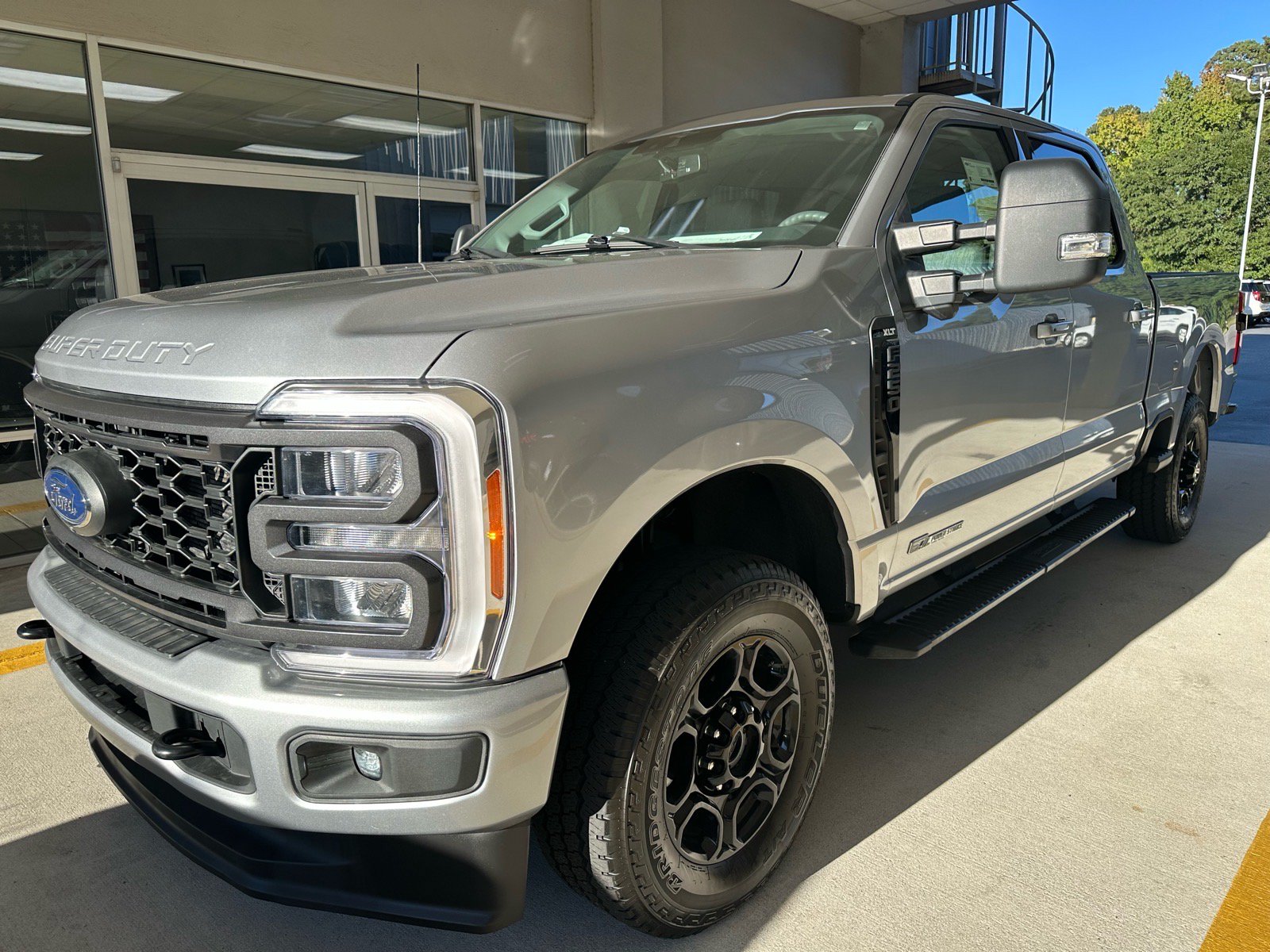 Used 2023 Ford F250 XLT w/ XLT Premium Package AWD/4WD image 3