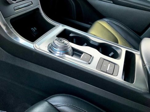 Used 2022 Ford Edge Titanium image 15