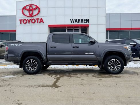 Used 2023 Toyota Tacoma TRD Sport image 3