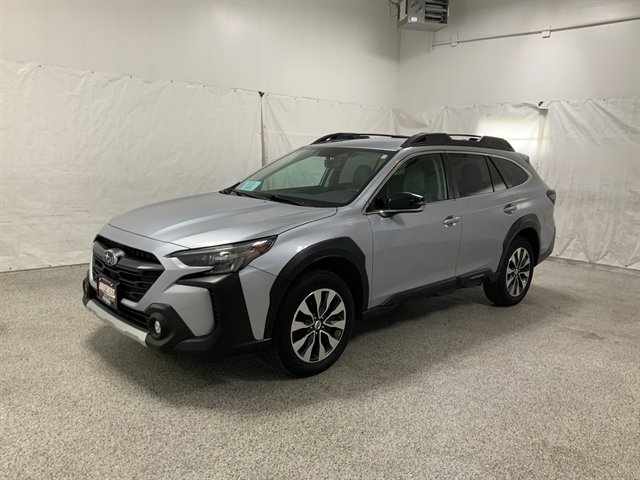 Used 2023 Subaru Outback Limited AWD/4WD image 2