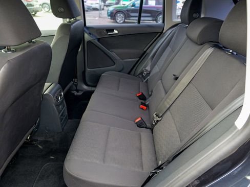 Used 2018 Volkswagen Tiguan Limited w/ Premium Package image 25