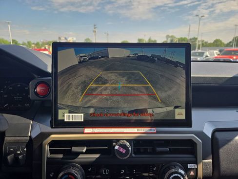 New 2026 Toyota Tacoma TRD Off-Road AWD/4WD image 19