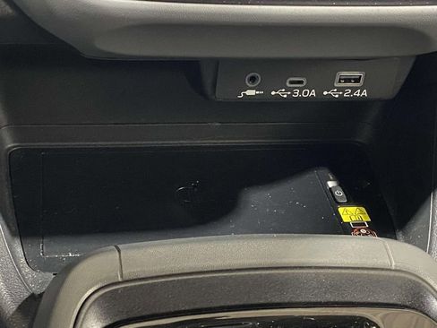 Used 2025 Subaru Crosstrek 2.5i Limited w/ Popular Package #4A image 32