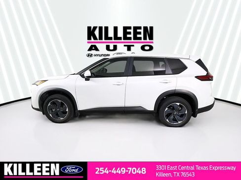 Used 2024 Nissan Rogue SV FWD image 4