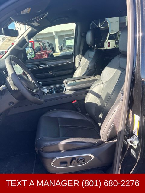 Used 2023 Jeep Wagoneer Series II w/ Mopar Step-Up Package AWD/4WD image 10