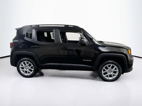 Used 2022 Jeep Renegade Latitude image 4