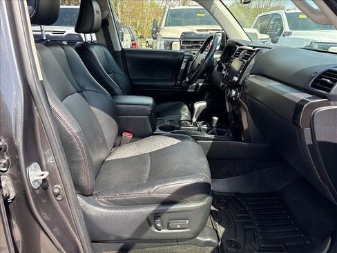 Used 2021 Toyota 4Runner TRD Off-Road Premium w/ Moonroof Package AWD/4WD image 7