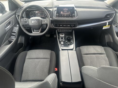 Used 2026 Nissan Rogue SV FWD image 25