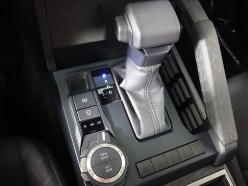 Used 2025 Toyota Tacoma SR5 image 28