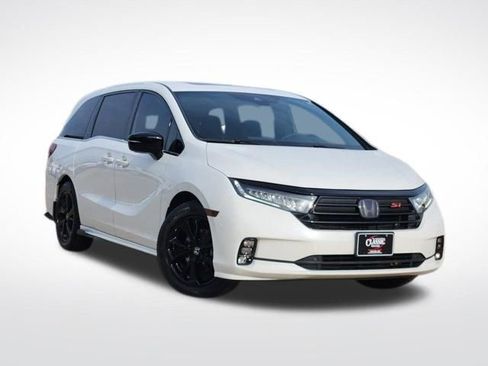 Used 2023 Honda Odyssey Sport image 2