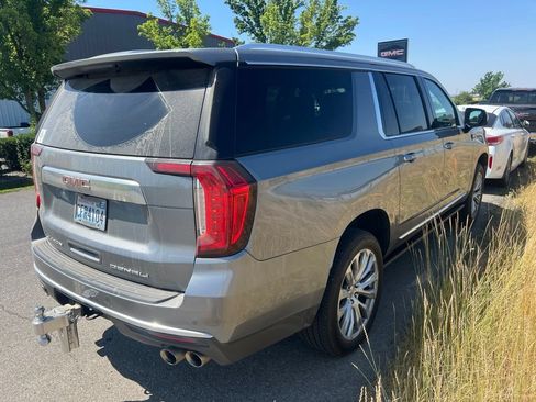 Used 2022 GMC Yukon XL Denali AWD/4WD image 2