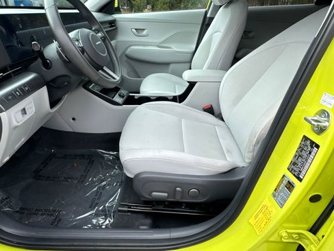 Used 2024 Hyundai Kona SEL w/ Convenience Package image 9