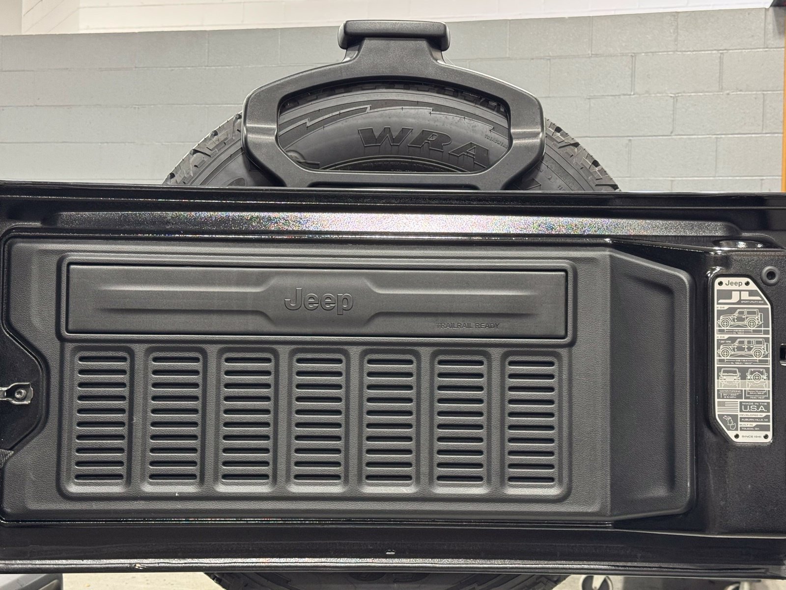 Used 2021 Jeep Wrangler Unlimited Sahara w/ Uconnect 4C Nav & Sound Group AWD/4WD image 44