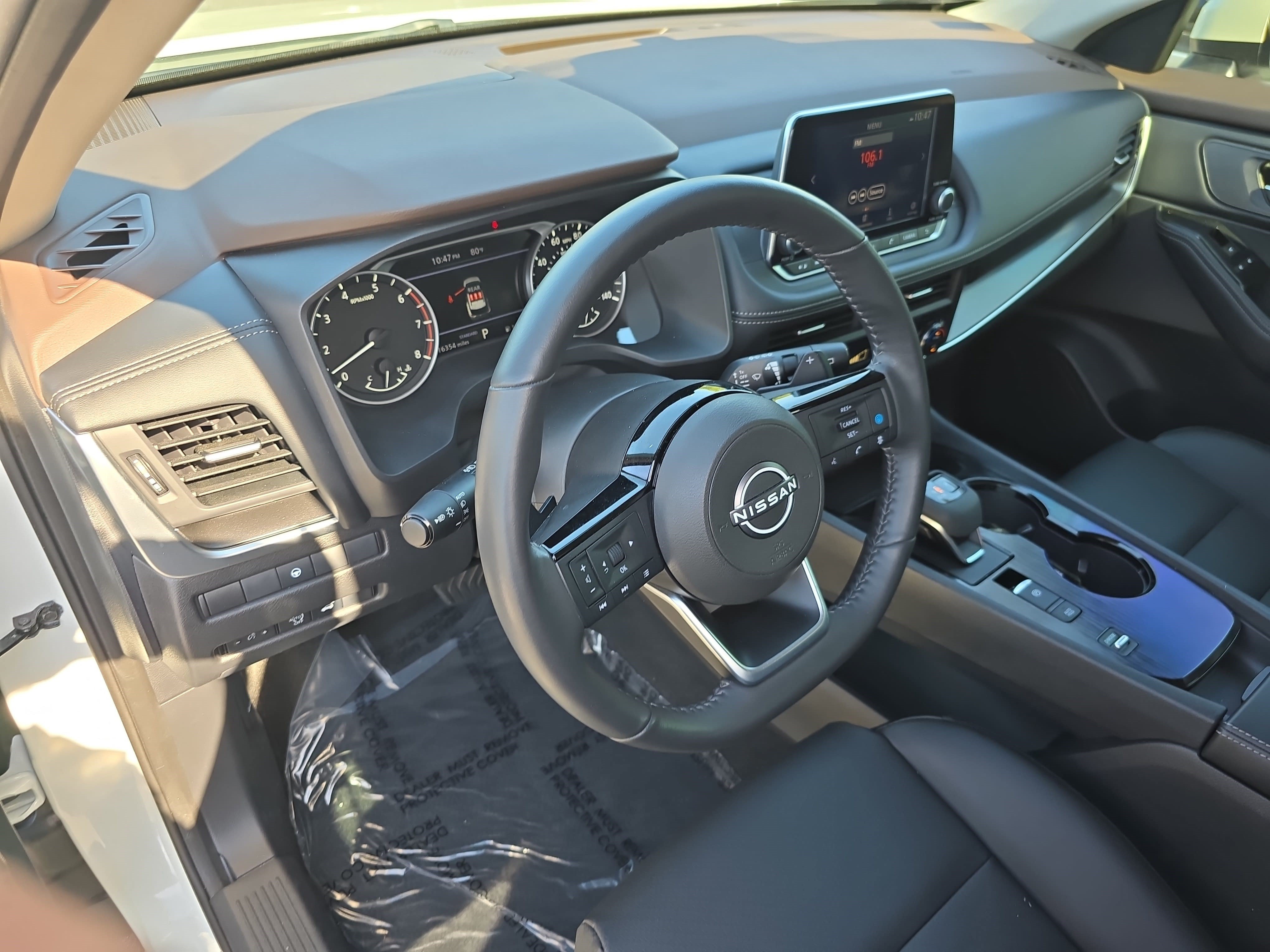 Used 2023 Nissan Rogue SV w/ SV Premium B Package FWD image 16