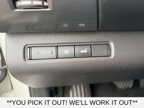 Used 2023 Nissan Pathfinder SL w/ Cargo Package AWD/4WD image 12