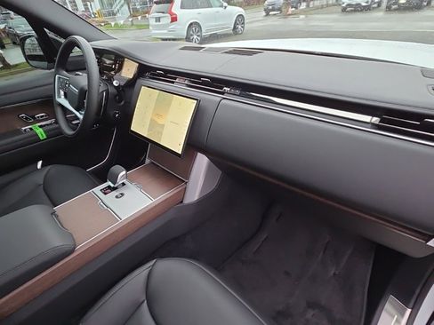 New 2026 Land Rover Range Rover SE image 20