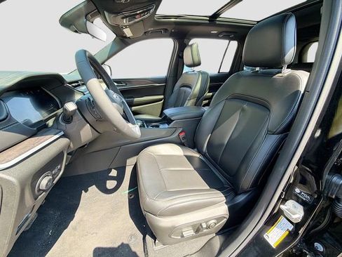 New 2026 Jeep Grand Cherokee Limited w/ Limited Altitude Package AWD/4WD image 23