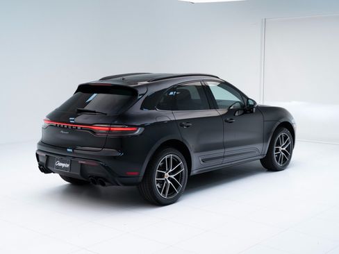 Certified 2026 Porsche Macan AWD/4WD image 9