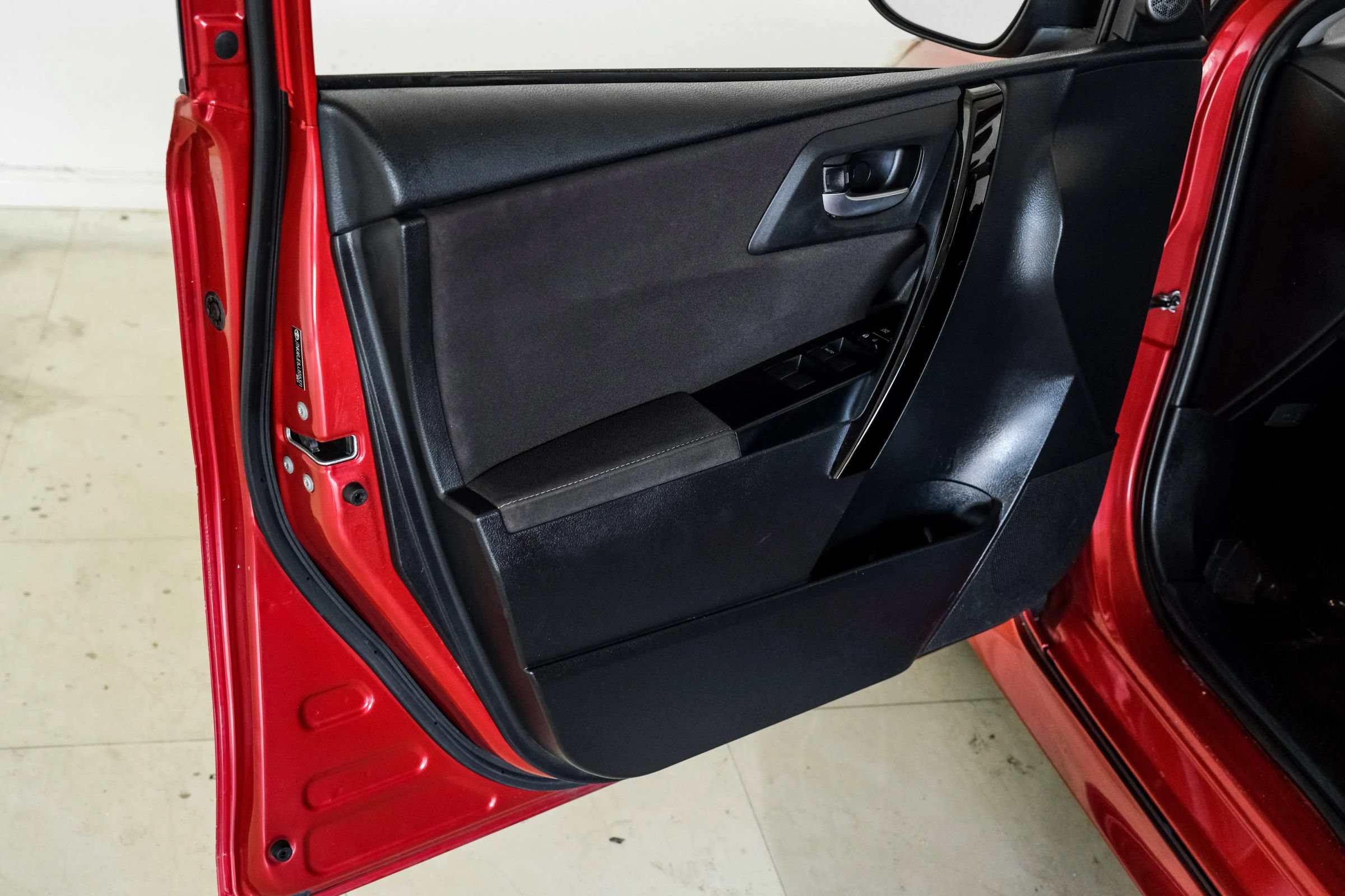 Used 2018 Toyota Corolla iM FWD image 37