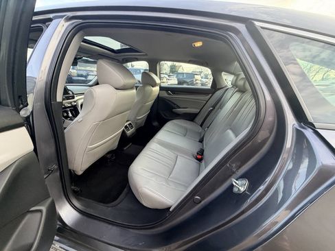 Used 2018 Honda Accord Touring image 41