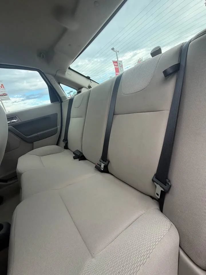 Used 2008 Ford Focus SES FWD image 7
