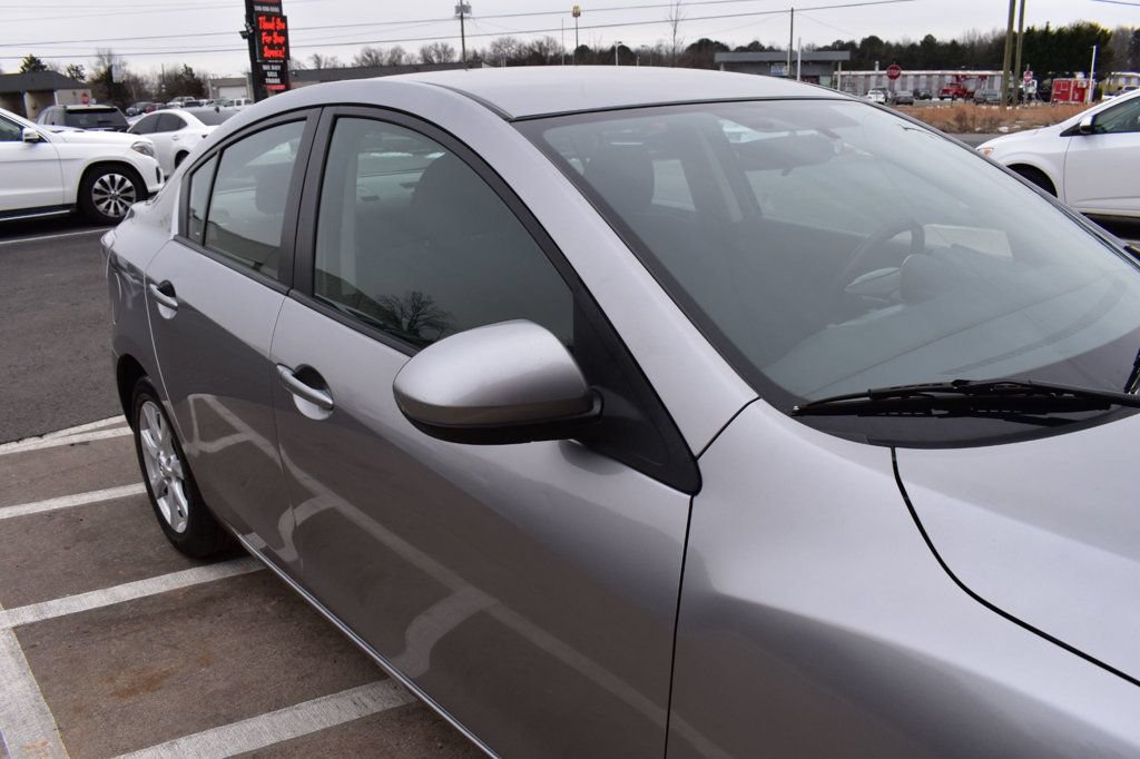 Used 2011 MAZDA MAZDA3 i Touring FWD image 37