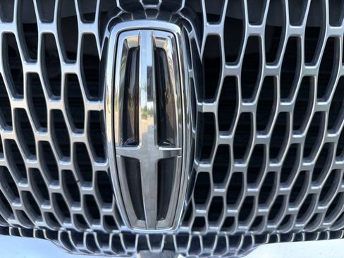 Used 2019 Lincoln Navigator Black Label w/ Cargo Package AWD/4WD image 8