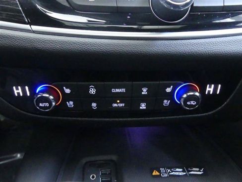 Used 2021 Buick Enclave Avenir w/ Avenir Technology Package AWD/4WD image 16
