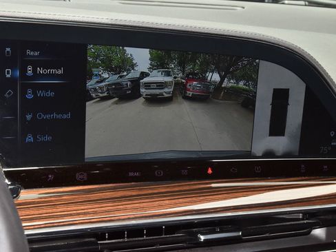 Used 2023 Cadillac Escalade Premium Luxury AWD/4WD image 21