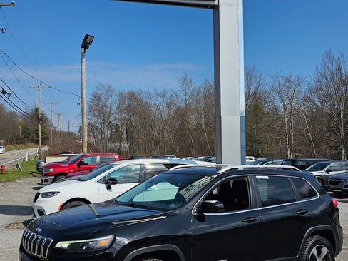 Used 2020 Jeep Cherokee Limited image 2