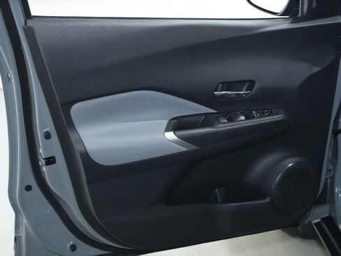 Certified 2023 Nissan Kicks SR w/ SR Premium Package image 17