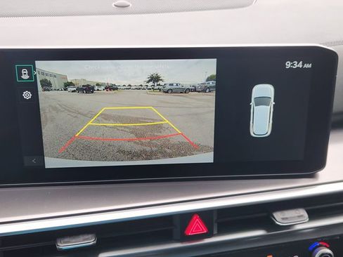 Used 2025 Kia Sorento S FWD image 13