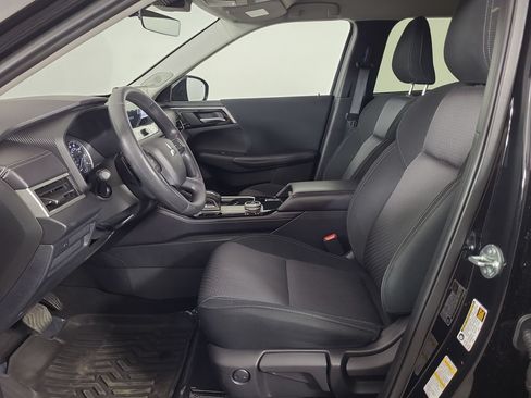 Used 2025 Mitsubishi Outlander ES AWD/4WD image 17