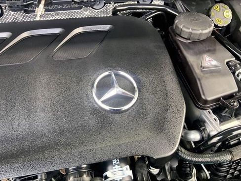 Used 2025 Mercedes-Benz GLB 250 4MATIC image 29