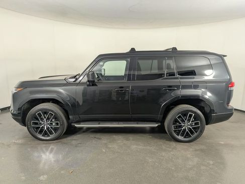 Used 2024 Lexus GX 550 w/ Accessory Package (Z1) image 5