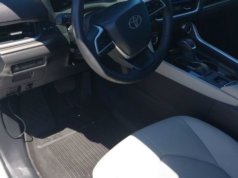 Used 2025 Toyota Grand Highlander AWD image 17