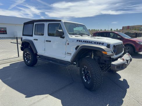 Used 2024 Jeep Wrangler Unlimited Rubicon w/ Technology Group AWD/4WD image 36