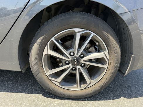Certified 2023 Kia Forte LXS FWD image 9