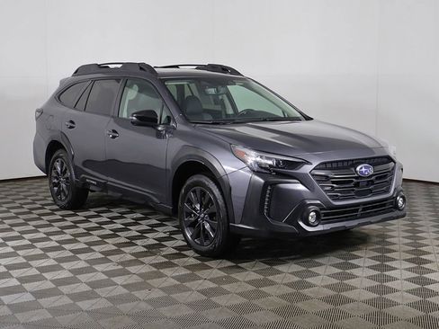Used 2025 Subaru Outback Onyx Edition AWD/4WD image 56