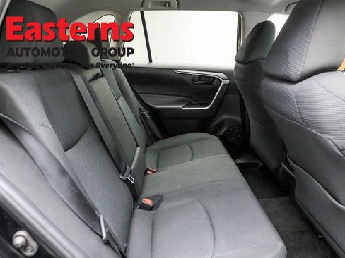 Used 2021 Toyota RAV4 LE image 22